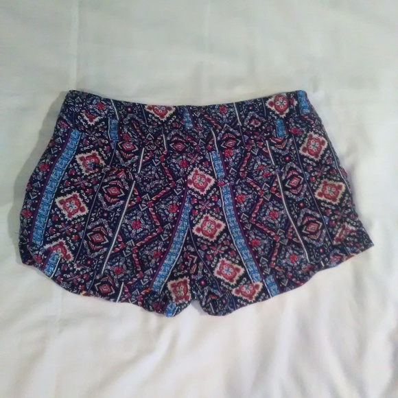 Forever 21 women's shorts size US-28 - Picture 2 of 4